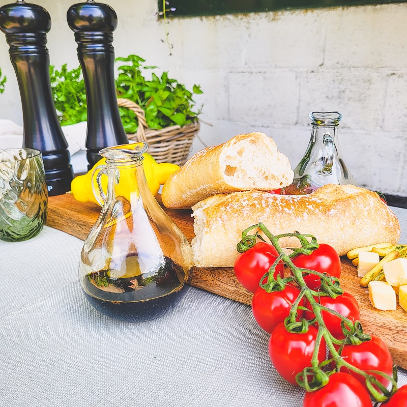 Tafel beleving I een voorbeeld van vers decoratie in de zomer voor op tafel