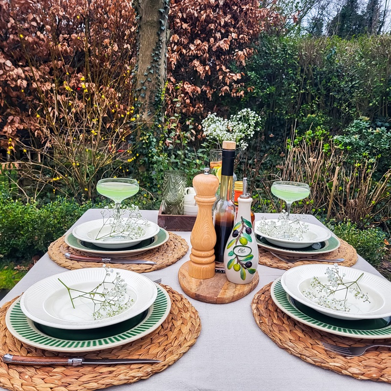 Gedekte voorjaarstafel in de tuin 3 | Tafel beleving