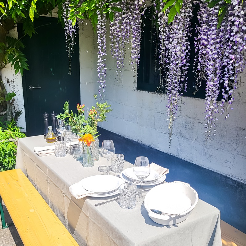 Gedekte tafel wit servies | Tafel beleving